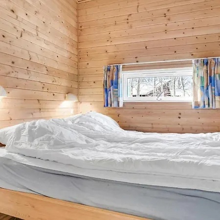 2 Bedroom Pet Friendly In *